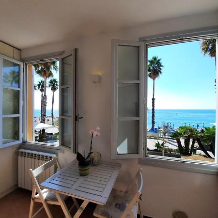 Finestre Sul Mare Villa San Lorenzo al Mare Rom bilde